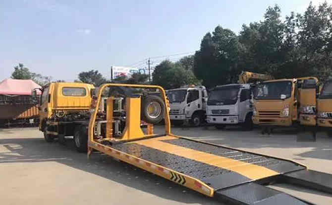 申扎汽车中途维修案例