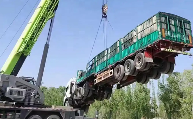 申扎道路脱困救援案例